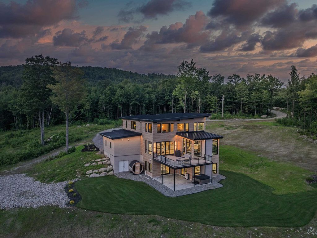 Photo of 289 Ledgewood Drive, Bethlehem, NH 03574 (MLS # 5083950)