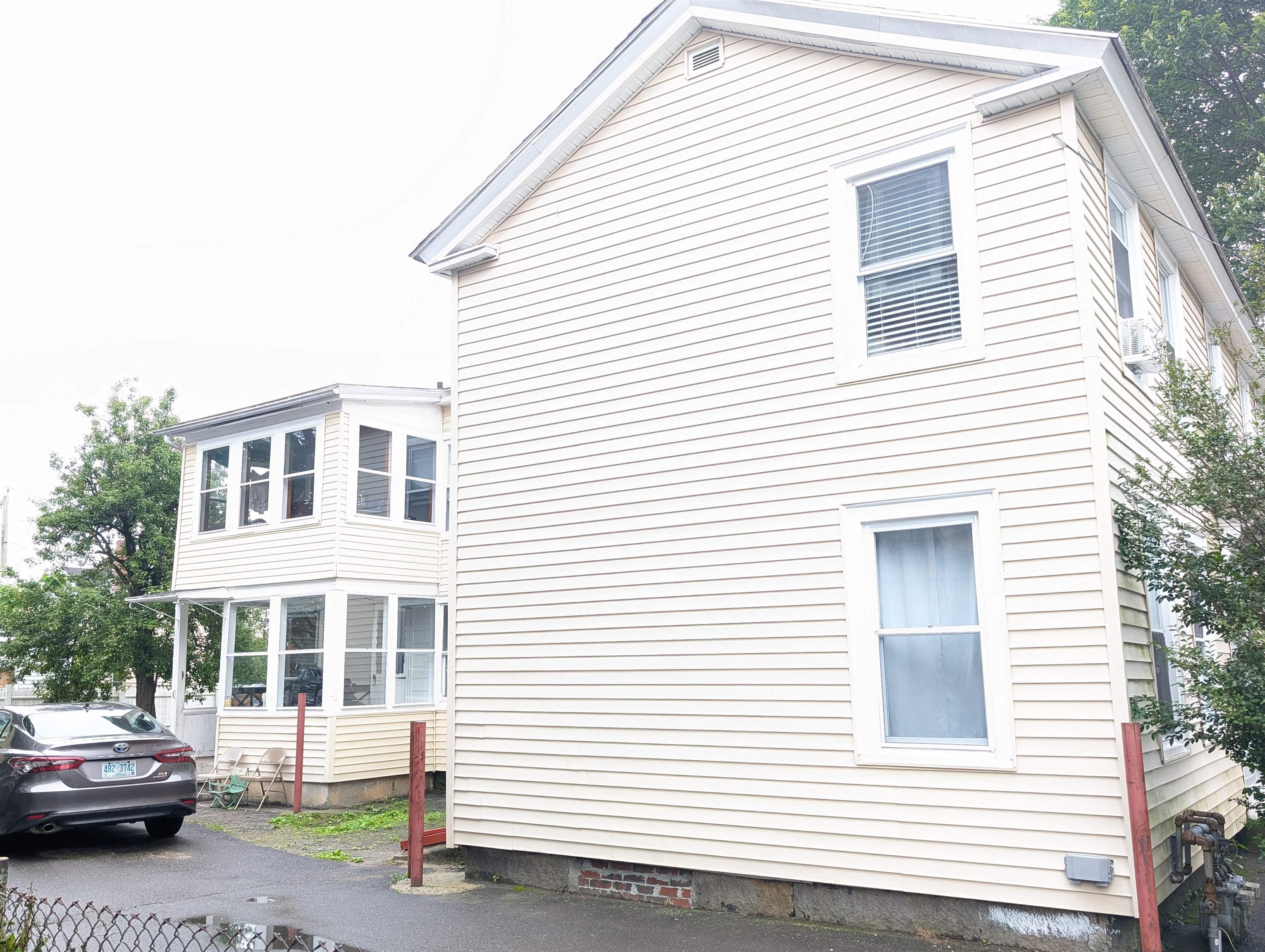 24 - 24.5 Cedar Street