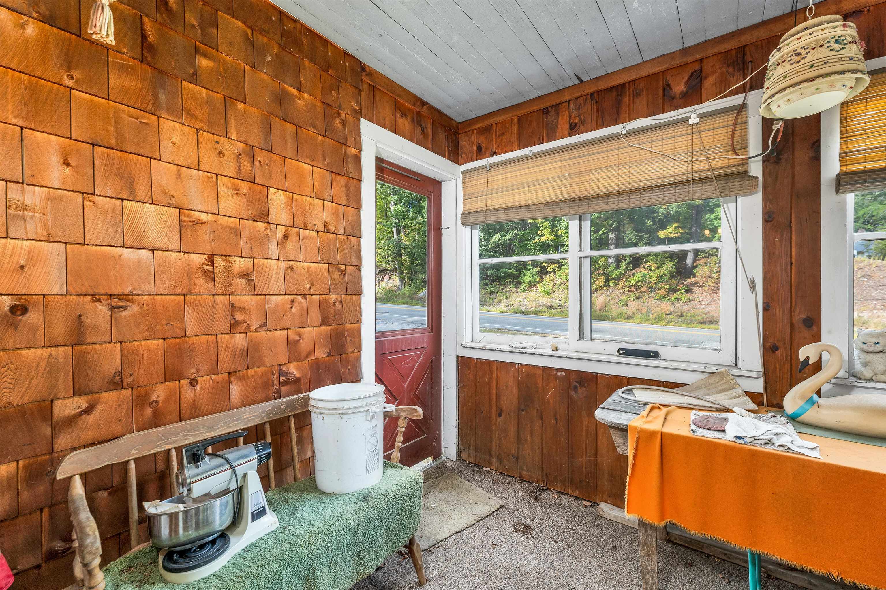 Henniker, New Hampshire 03042, United States, 4 Bedrooms Bedrooms, ,2 BathroomsBathrooms,Residential,Pending,211536