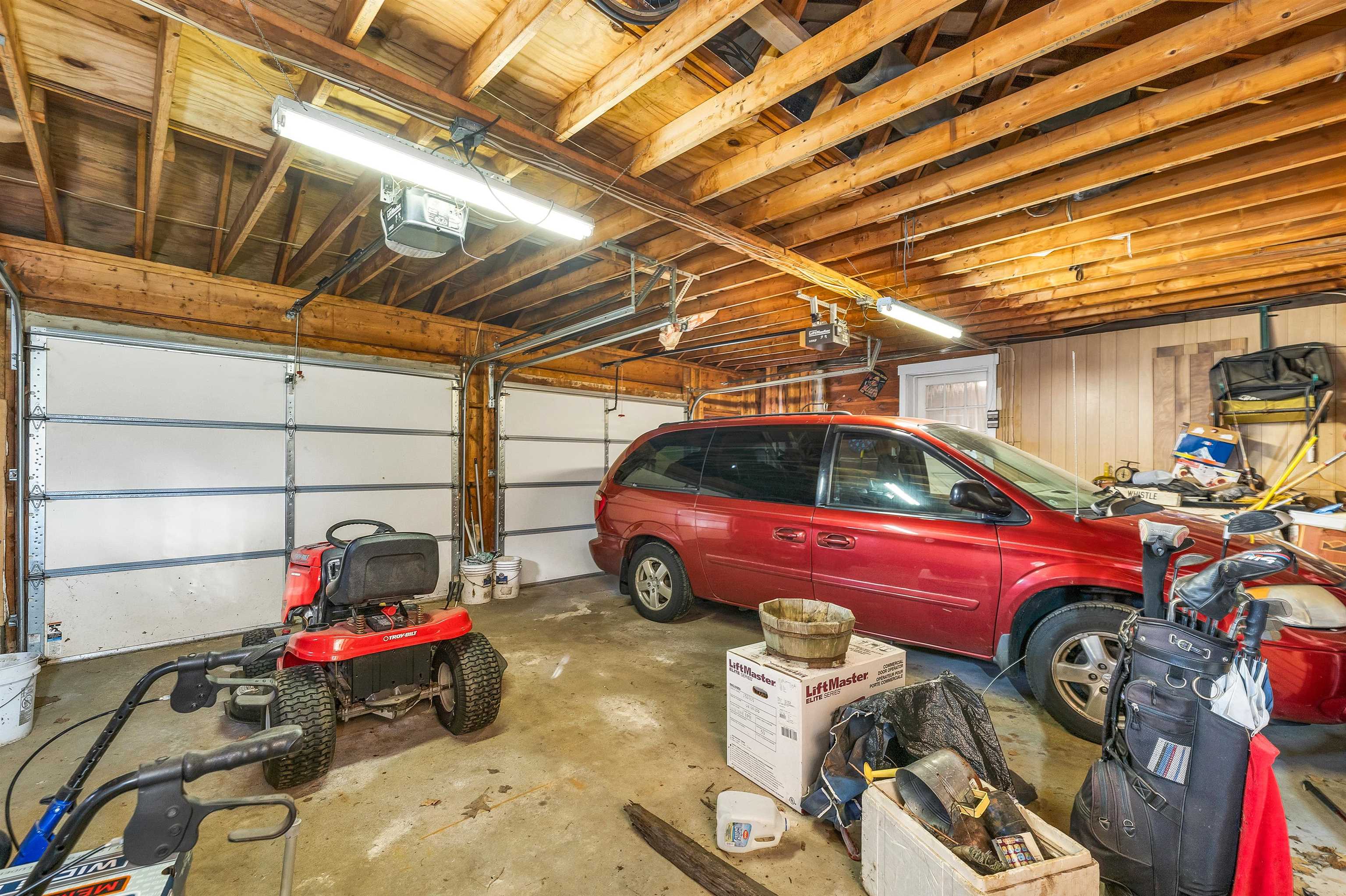 Henniker, New Hampshire 03042, United States, 4 Bedrooms Bedrooms, ,2 BathroomsBathrooms,Residential,Pending,211536