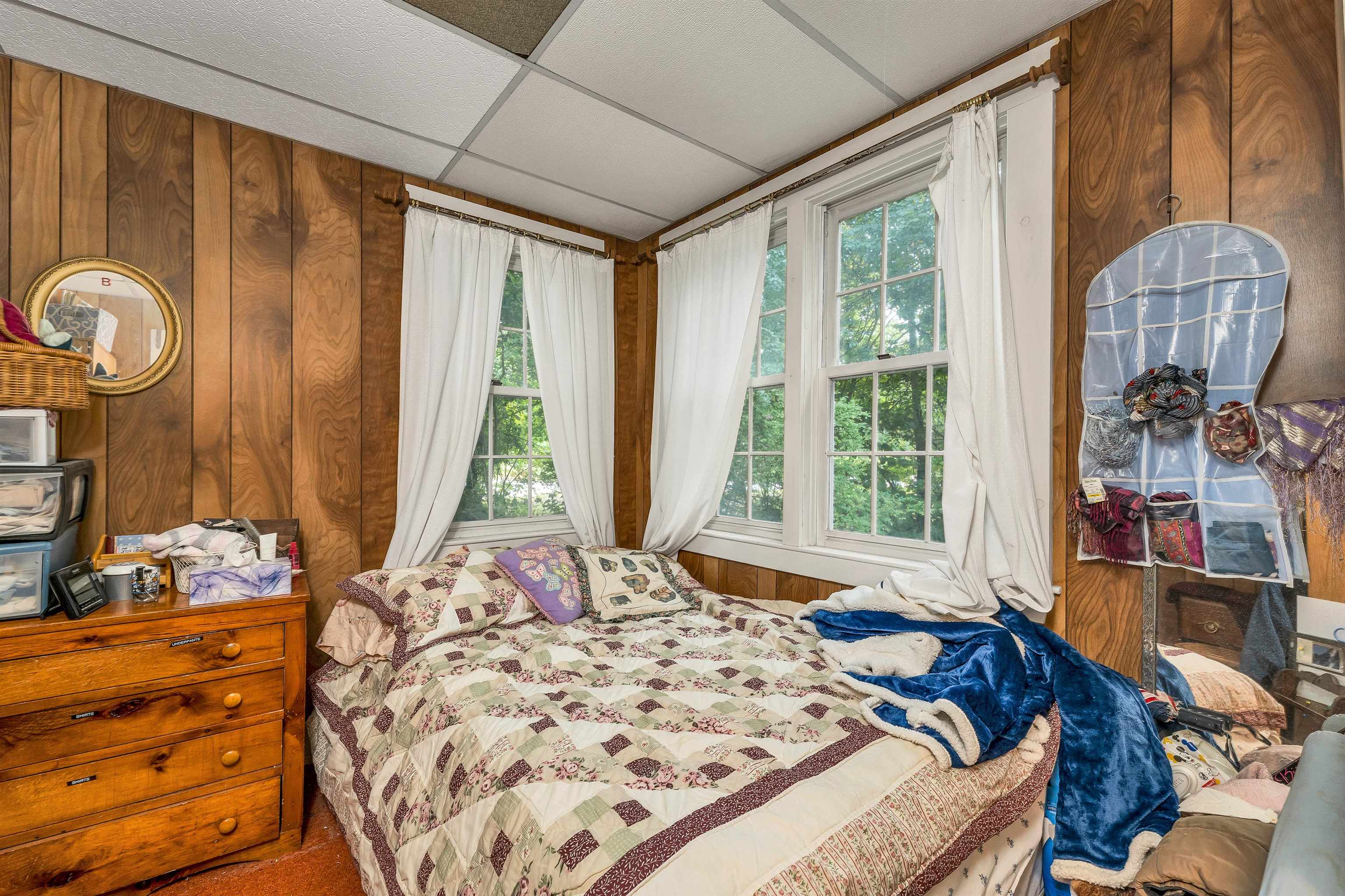 Henniker, New Hampshire 03042, United States, 4 Bedrooms Bedrooms, ,2 BathroomsBathrooms,Residential,Pending,211536