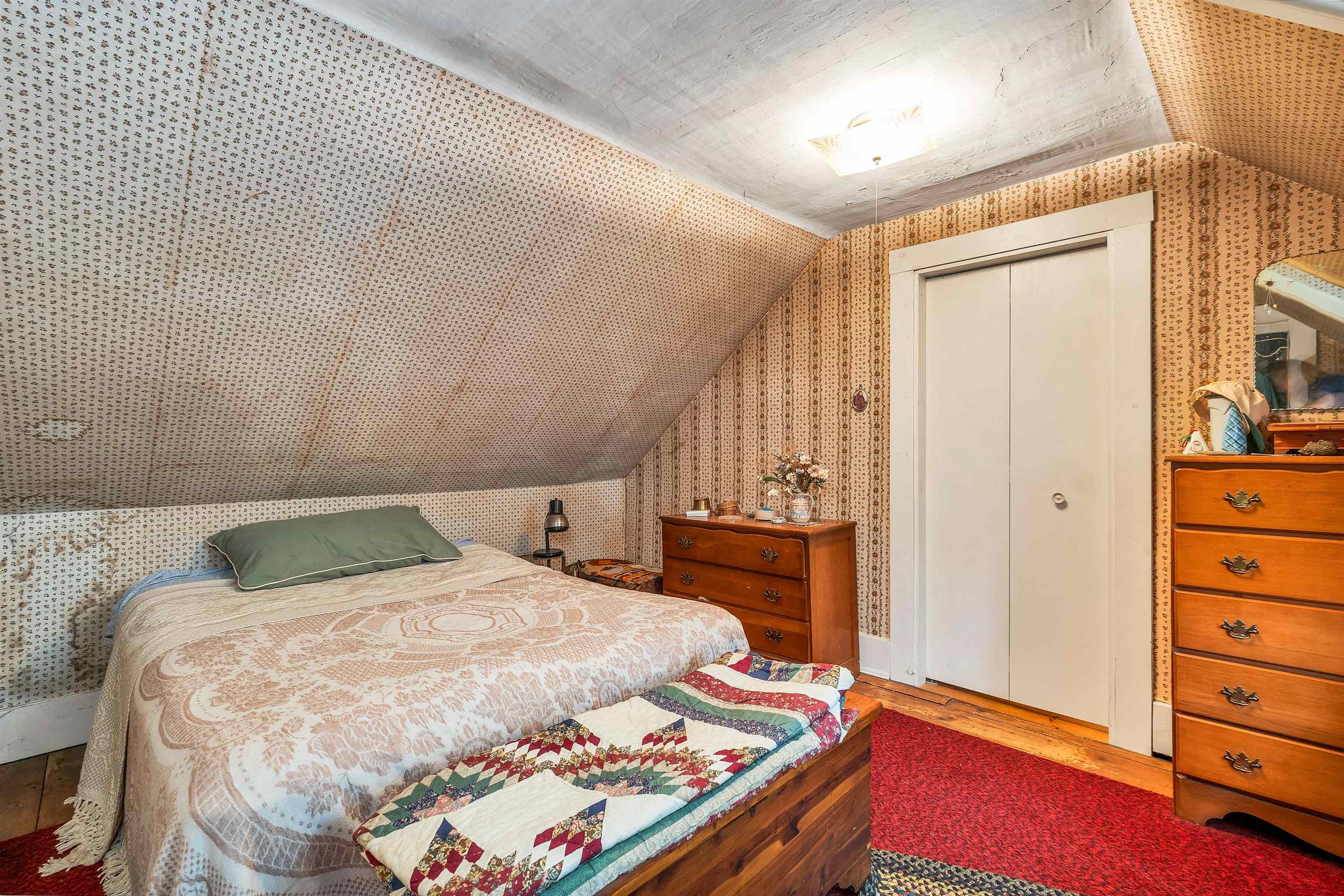 Henniker, New Hampshire 03042, United States, 4 Bedrooms Bedrooms, ,2 BathroomsBathrooms,Residential,Pending,211536