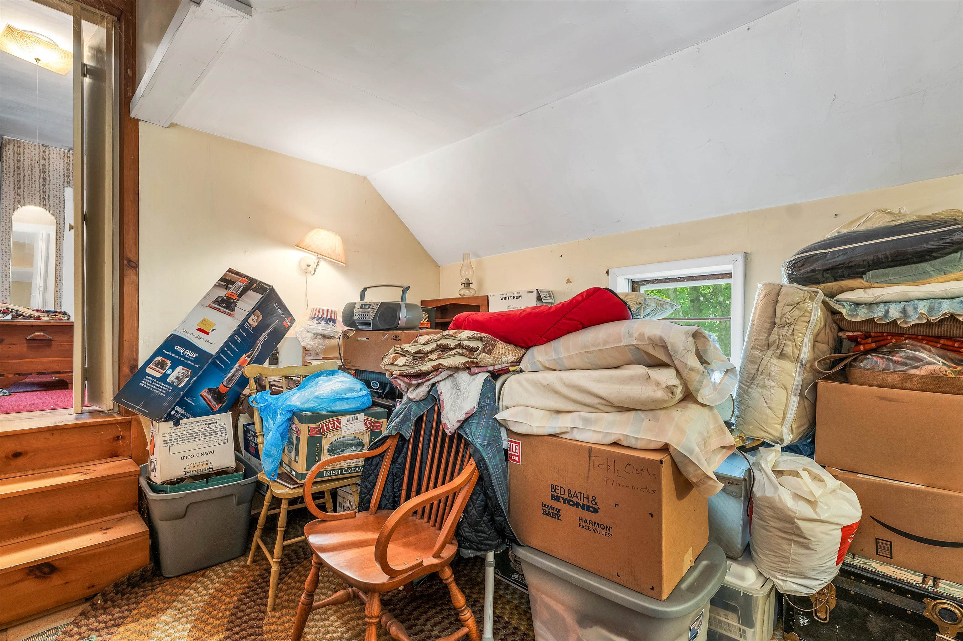 Henniker, New Hampshire 03042, United States, 4 Bedrooms Bedrooms, ,2 BathroomsBathrooms,Residential,Pending,211536