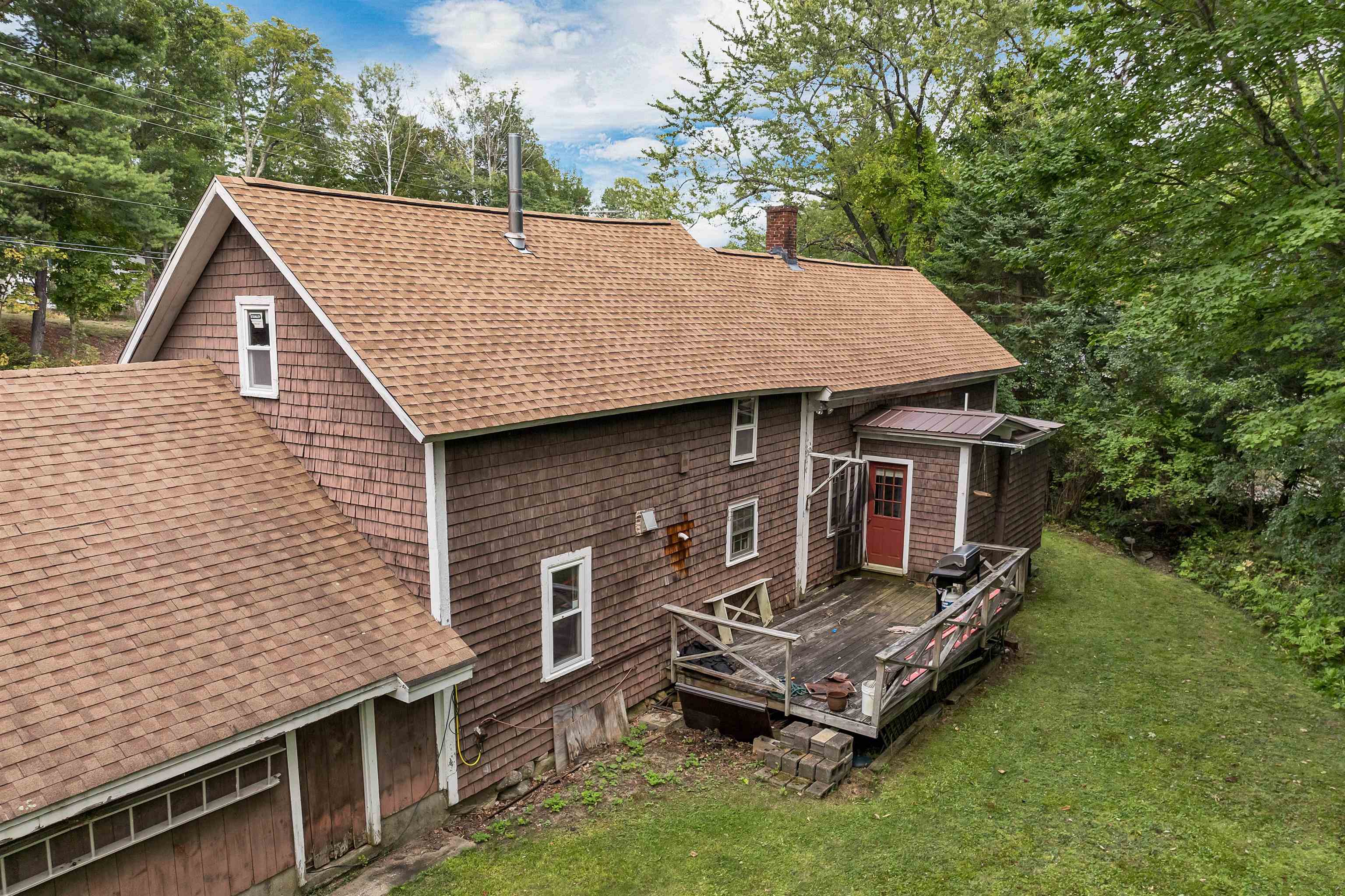 Henniker, New Hampshire 03042, United States, 4 Bedrooms Bedrooms, ,2 BathroomsBathrooms,Residential,Pending,211536