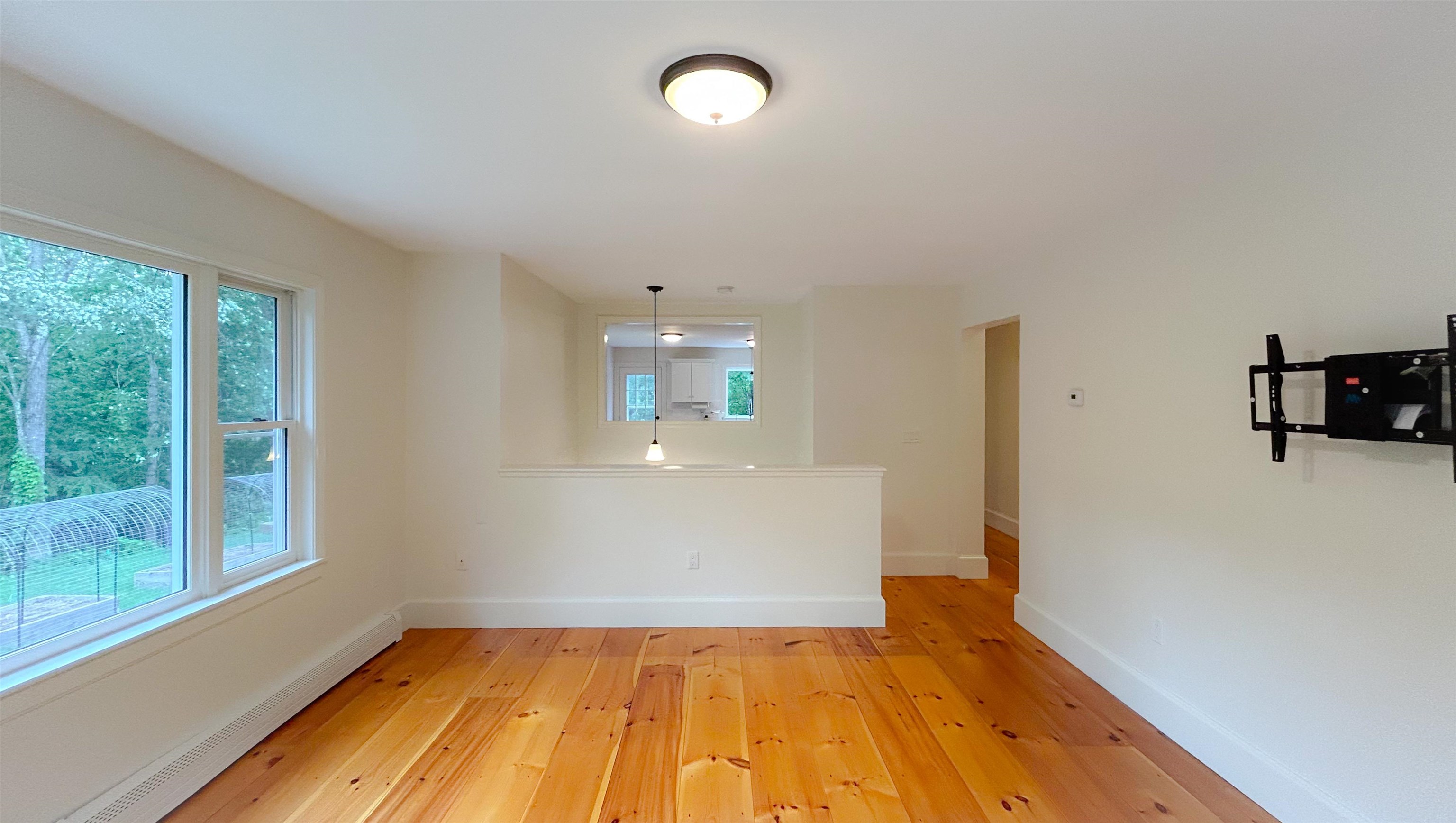 Wilmot, New Hampshire 03287, United States, 3 Bedrooms Bedrooms, ,2 BathroomsBathrooms,Residential,Pending,157477