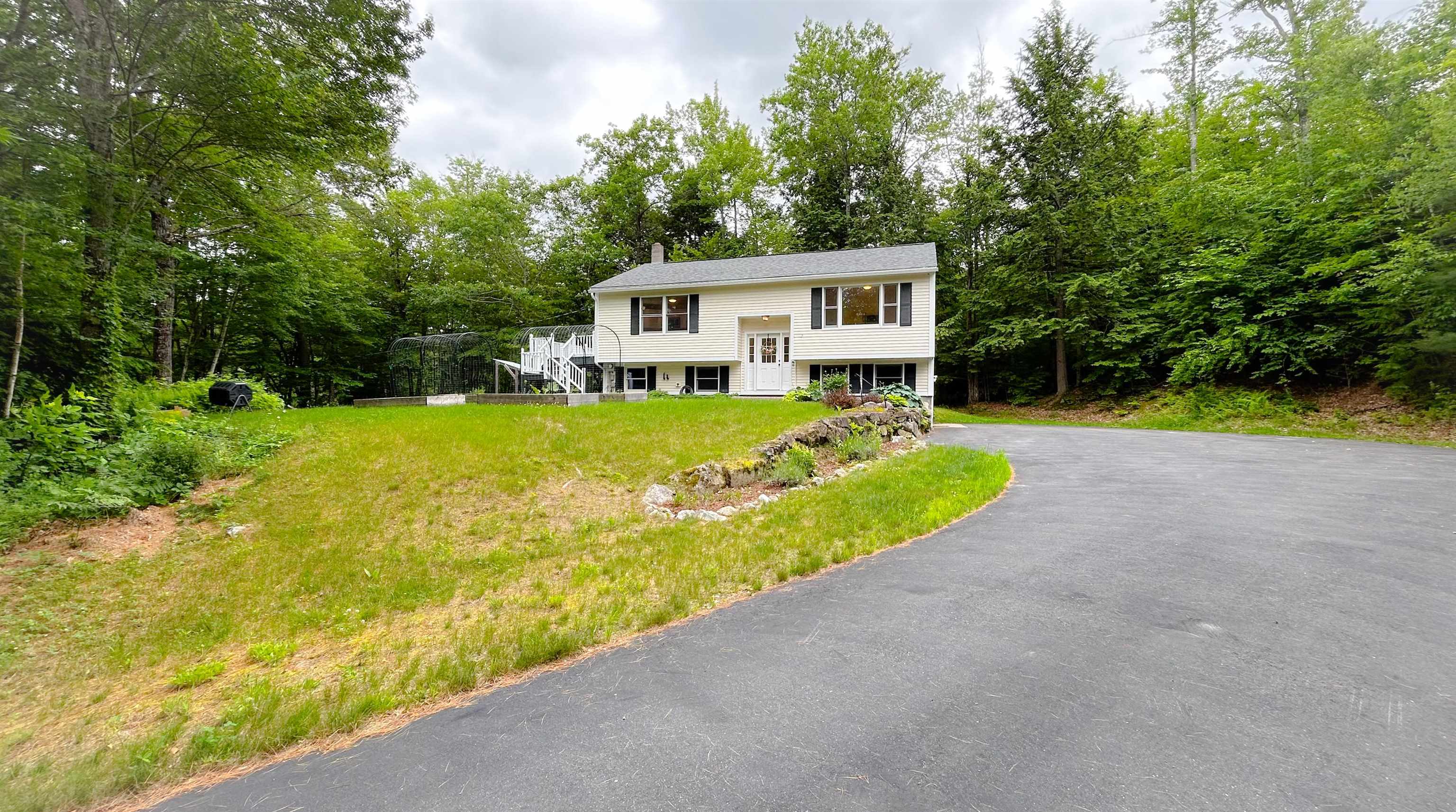 Wilmot, New Hampshire 03287, United States, 3 Bedrooms Bedrooms, ,2 BathroomsBathrooms,Residential,Pending,157477