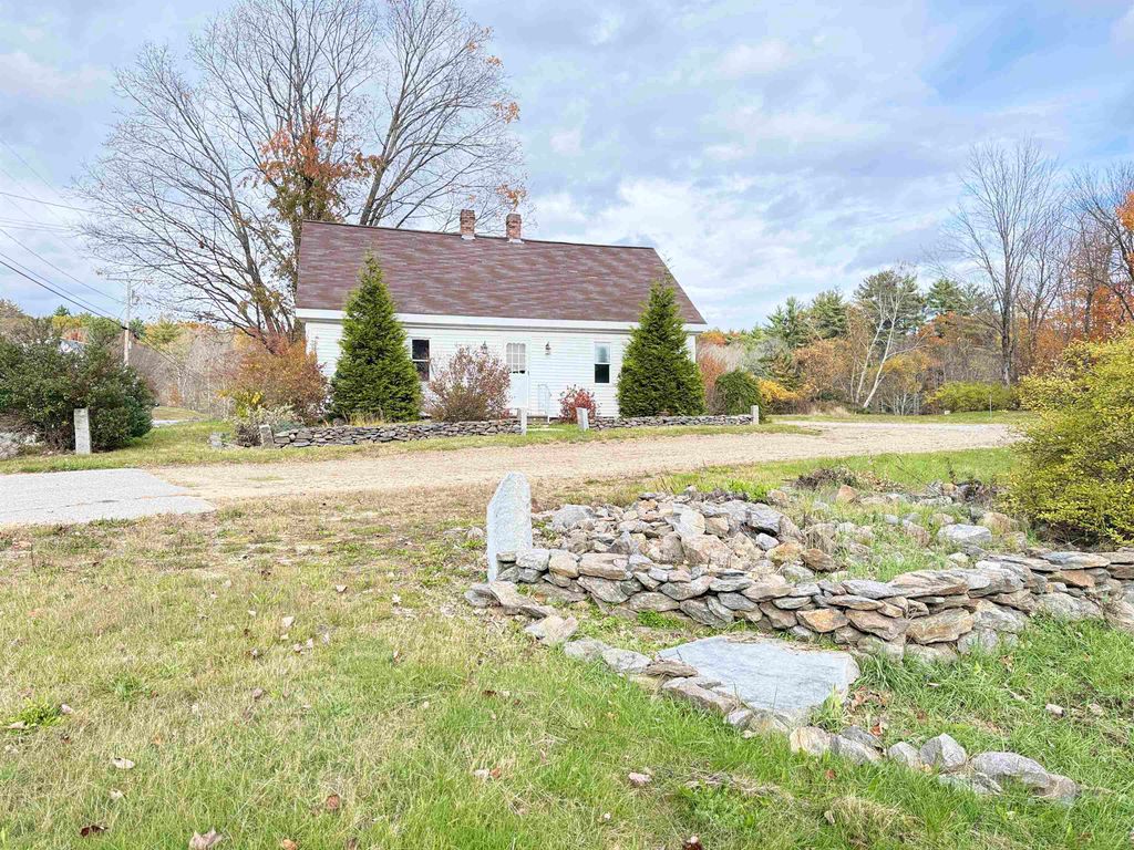 Photo of 8 Bow Lake Road, Northwood, NH 03261 (MLS # 5067342)