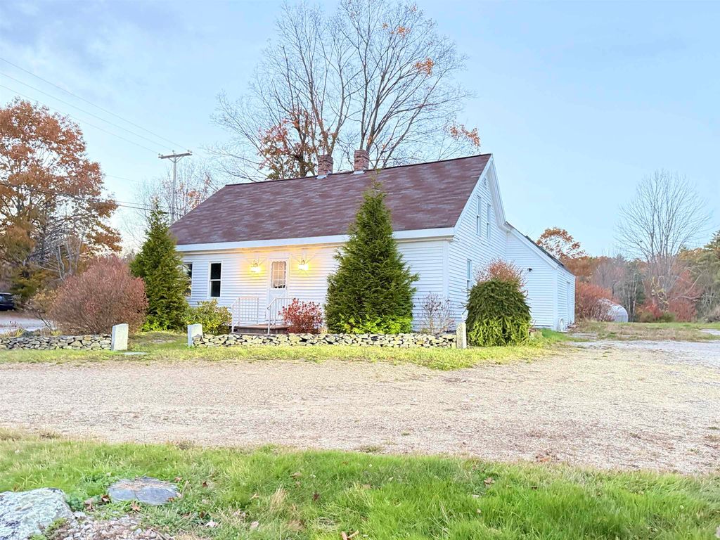 Photo of 8 Bow Lake Road, Northwood, NH 03261 (MLS # 5067342)