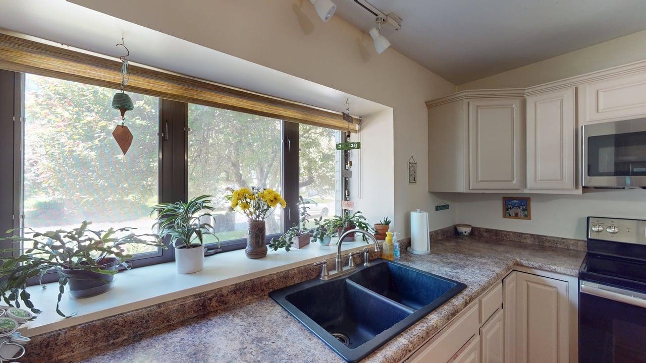 15 Pondview Drive