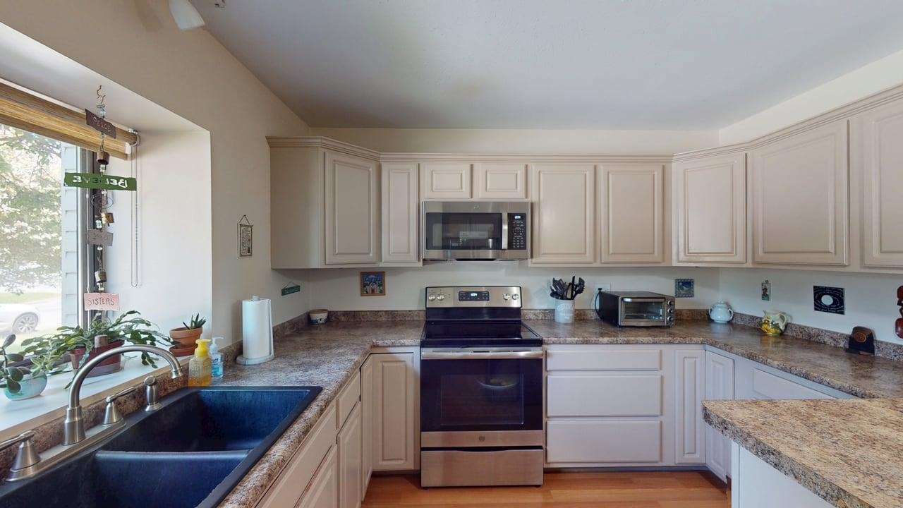 15 Pondview Drive