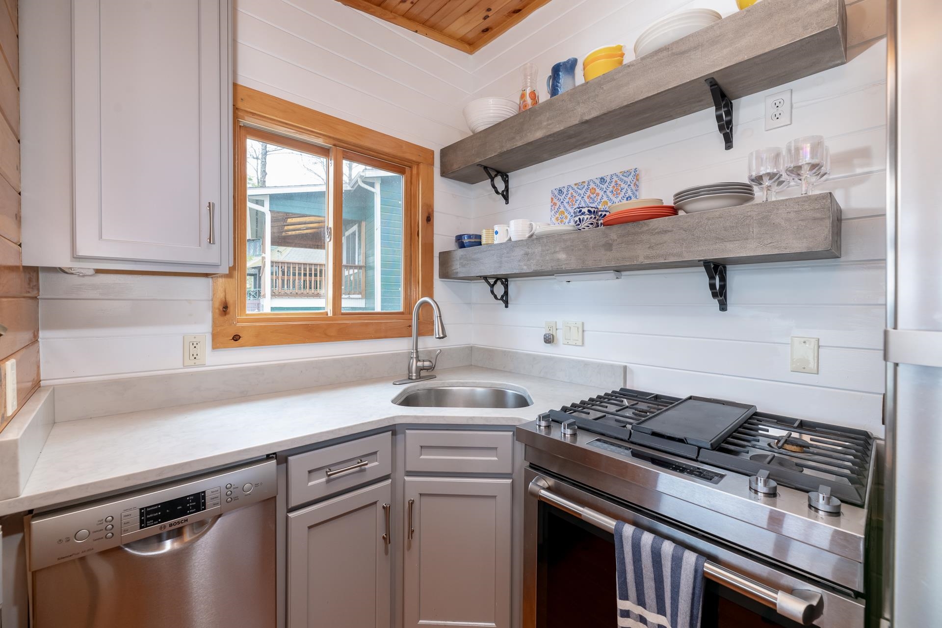 148 Lucerne Avenue 4