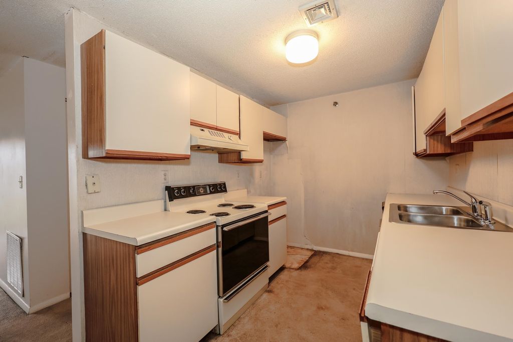 Photo of 434 Abbott Farm Lane #434, Hudson, NH 03051 (MLS # 5070766)