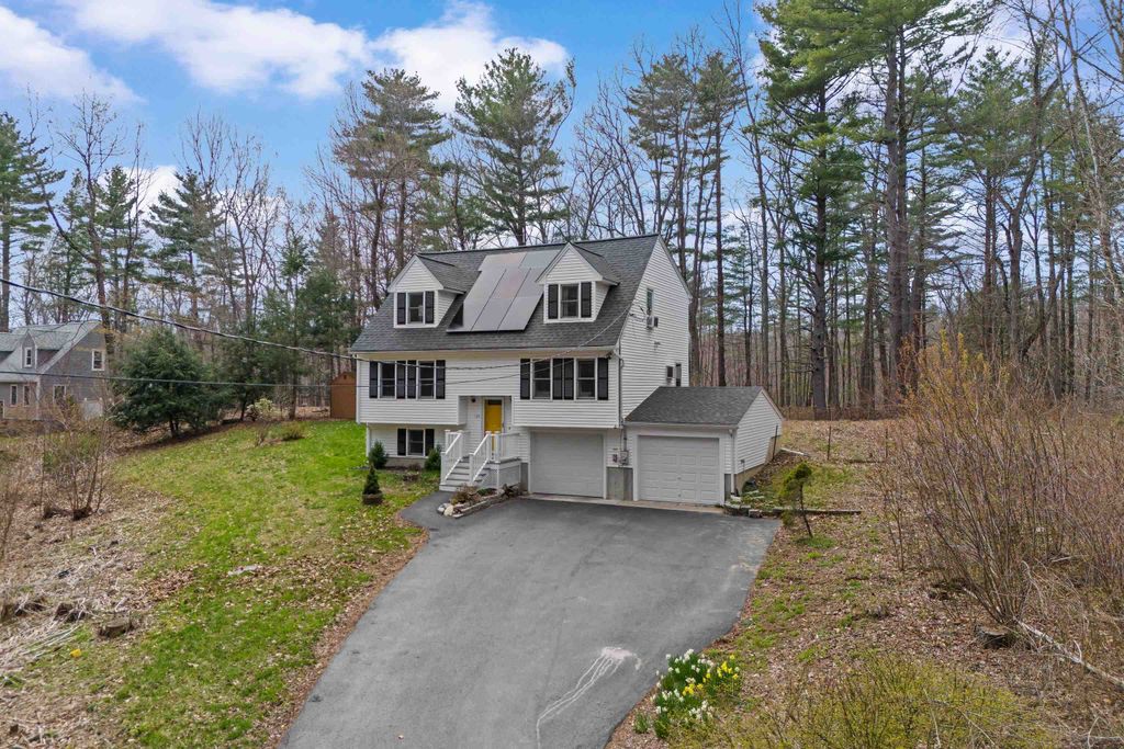 Photo of 125 S Main Street, Newton, NH 03858 (MLS # 5085767)