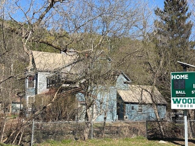 11 Maple Street