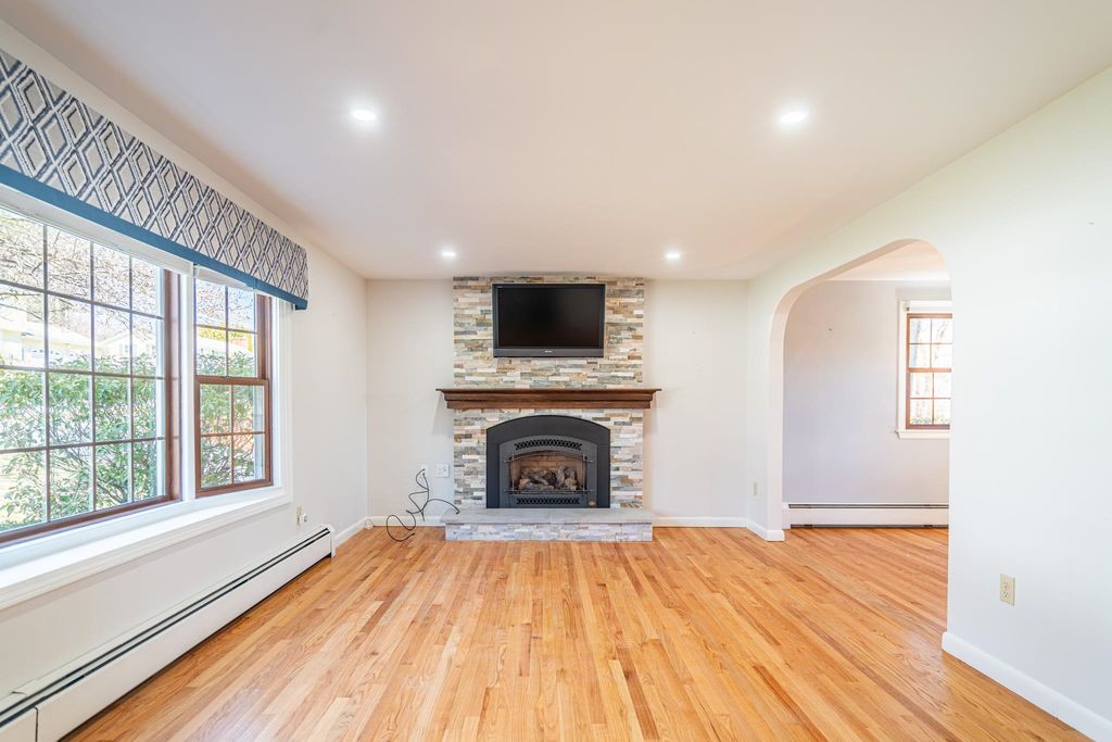 Photo of 21 Cannon Drive, Nashua, NH 03063 (MLS # 5083756)