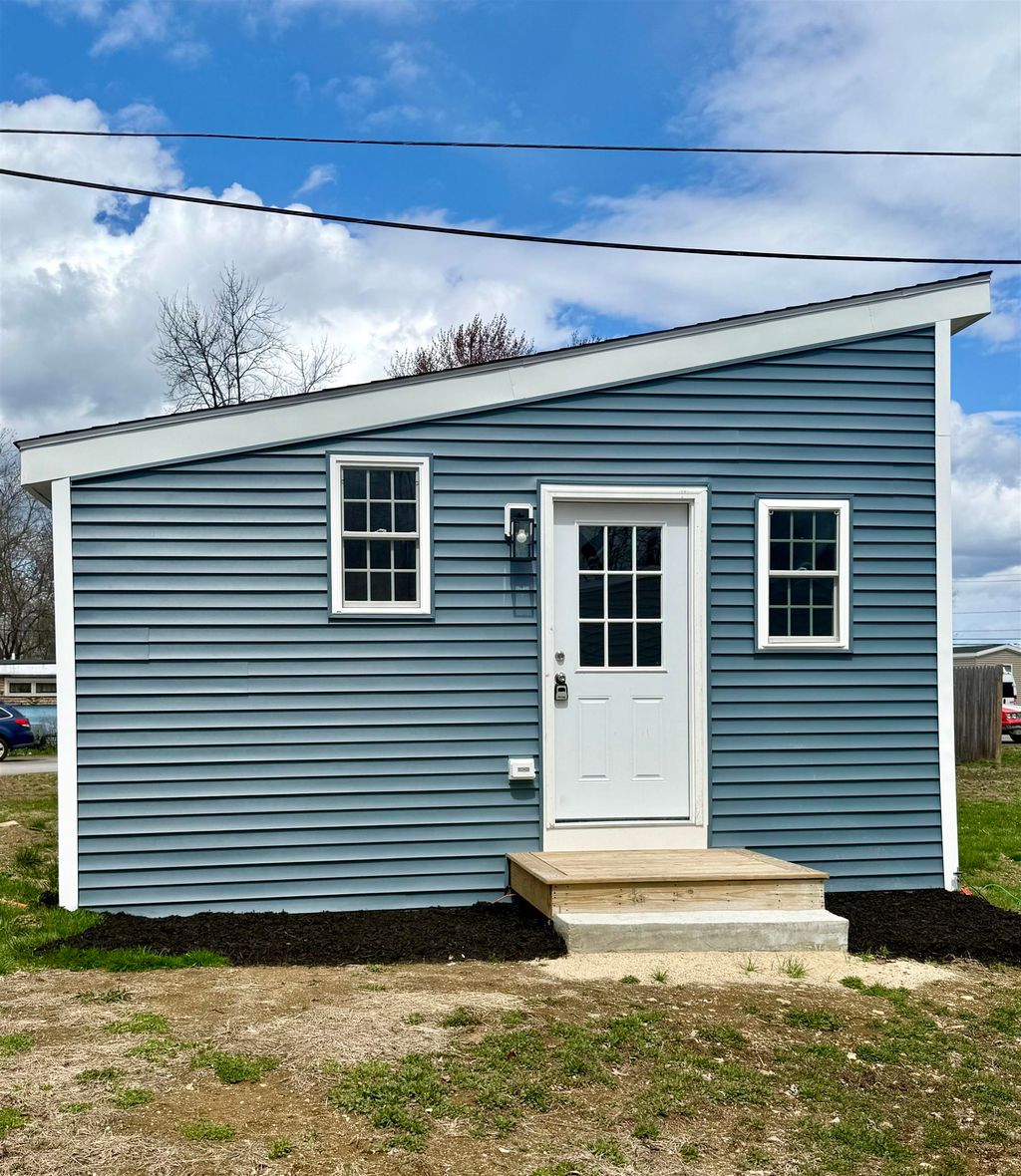 Photo of 1338 Woodbury Avenue #13, Portsmouth, NH 03801 (MLS # 5084550)