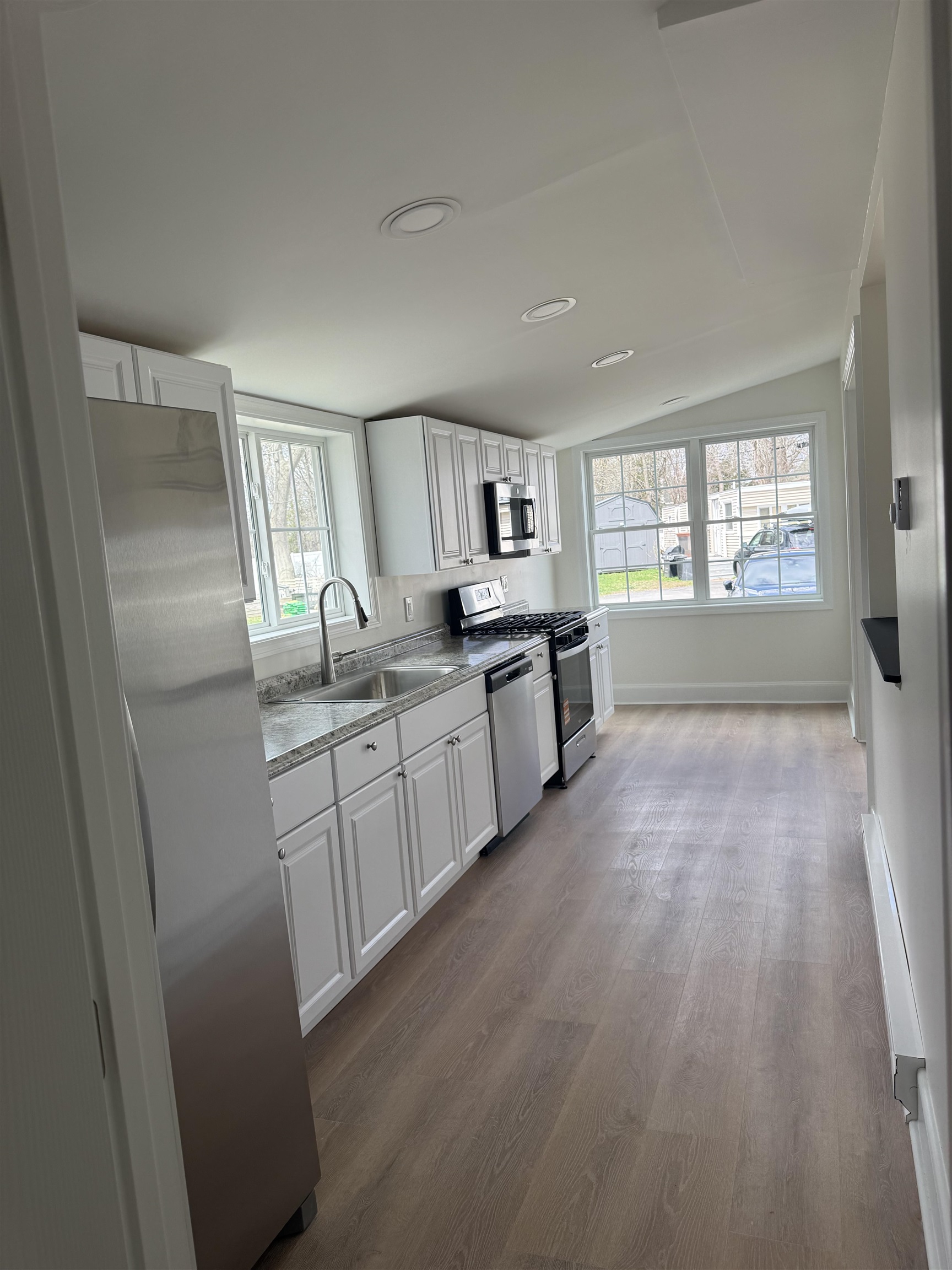 1338 Woodbury Avenue 13