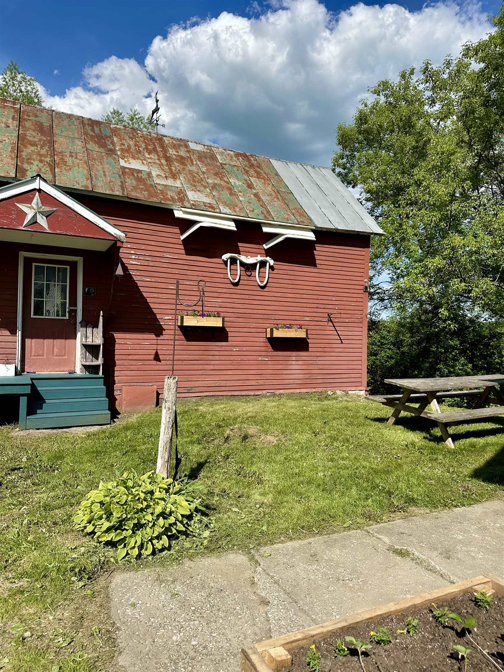 289 Pinnacle Road