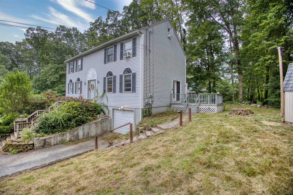 Photo of 15 Canterbury Forest #B, Plaistow, NH 03865 (MLS # 5052290)