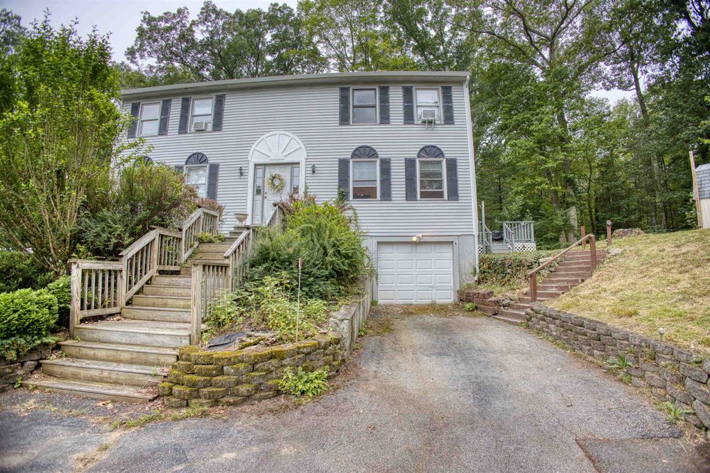 Photo of 15 Canterbury Forest #B, Plaistow, NH 03865 (MLS # 5052290)