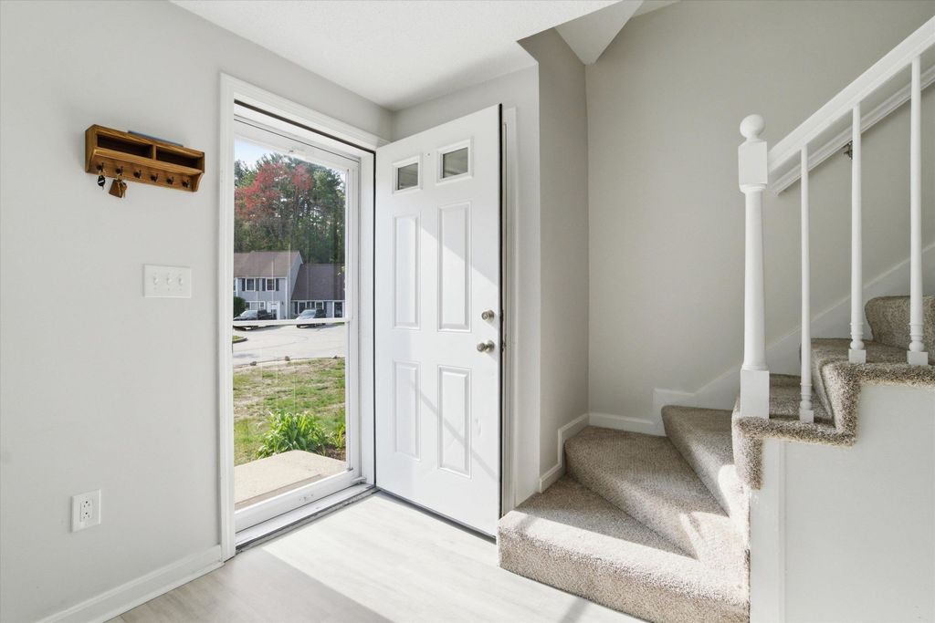 Photo of 25 Blossom Lane, Merrimack, NH 03054 (MLS # 5087449)