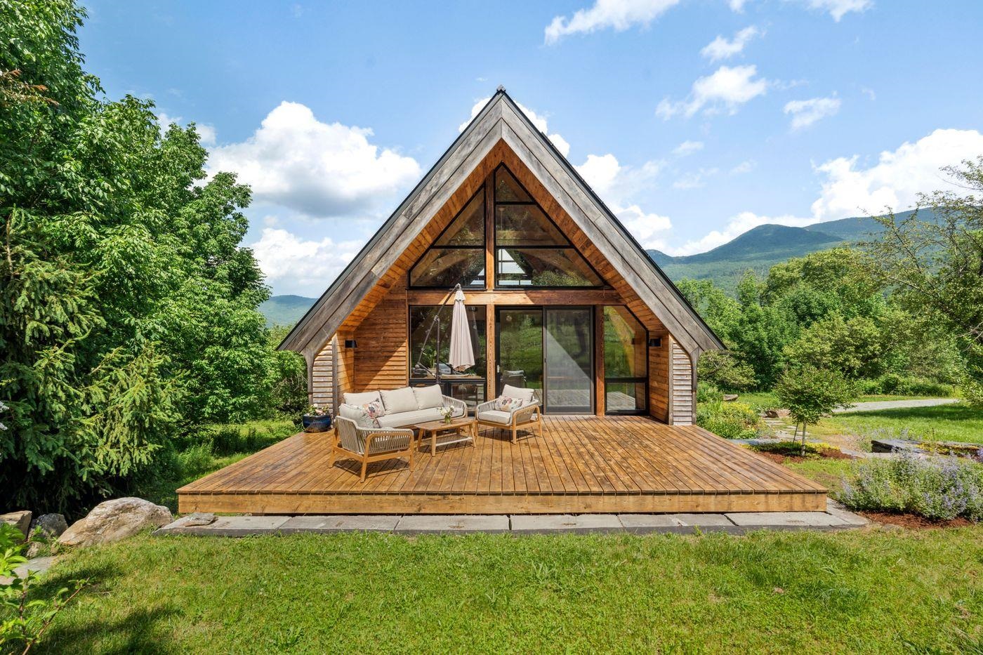 2864 Stowe Hollow Road