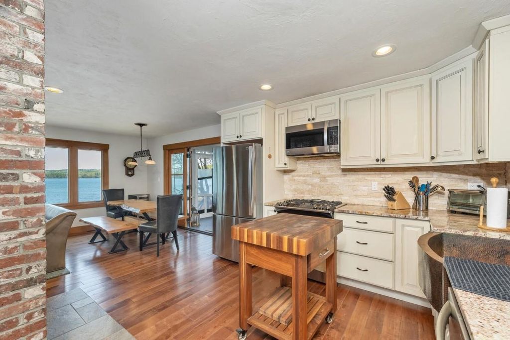 Photo of 19 Mirror Lake Drive, Tuftonboro, NH 03853 (MLS # 5061212)