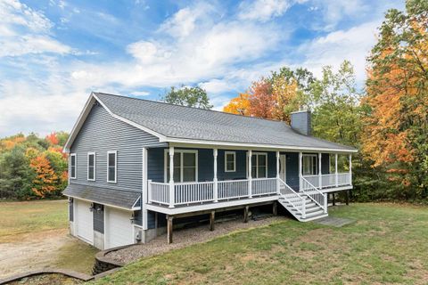 34 Elm Street Effingham NH 03882