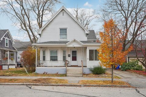 Photo of 899 Hall Street, Manchester, NH 03104 (MLS # 5071172)