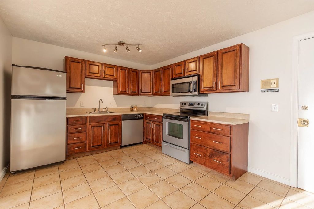 Photo of 39 Old Hackett Hill Road #3F, Manchester, NH 03102 (MLS # 5070213)