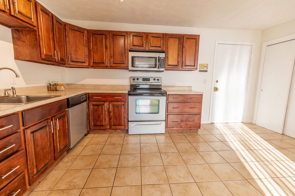 Photo of 39 Old Hackett Hill Road #3F, Manchester, NH 03102 (MLS # 5070213)