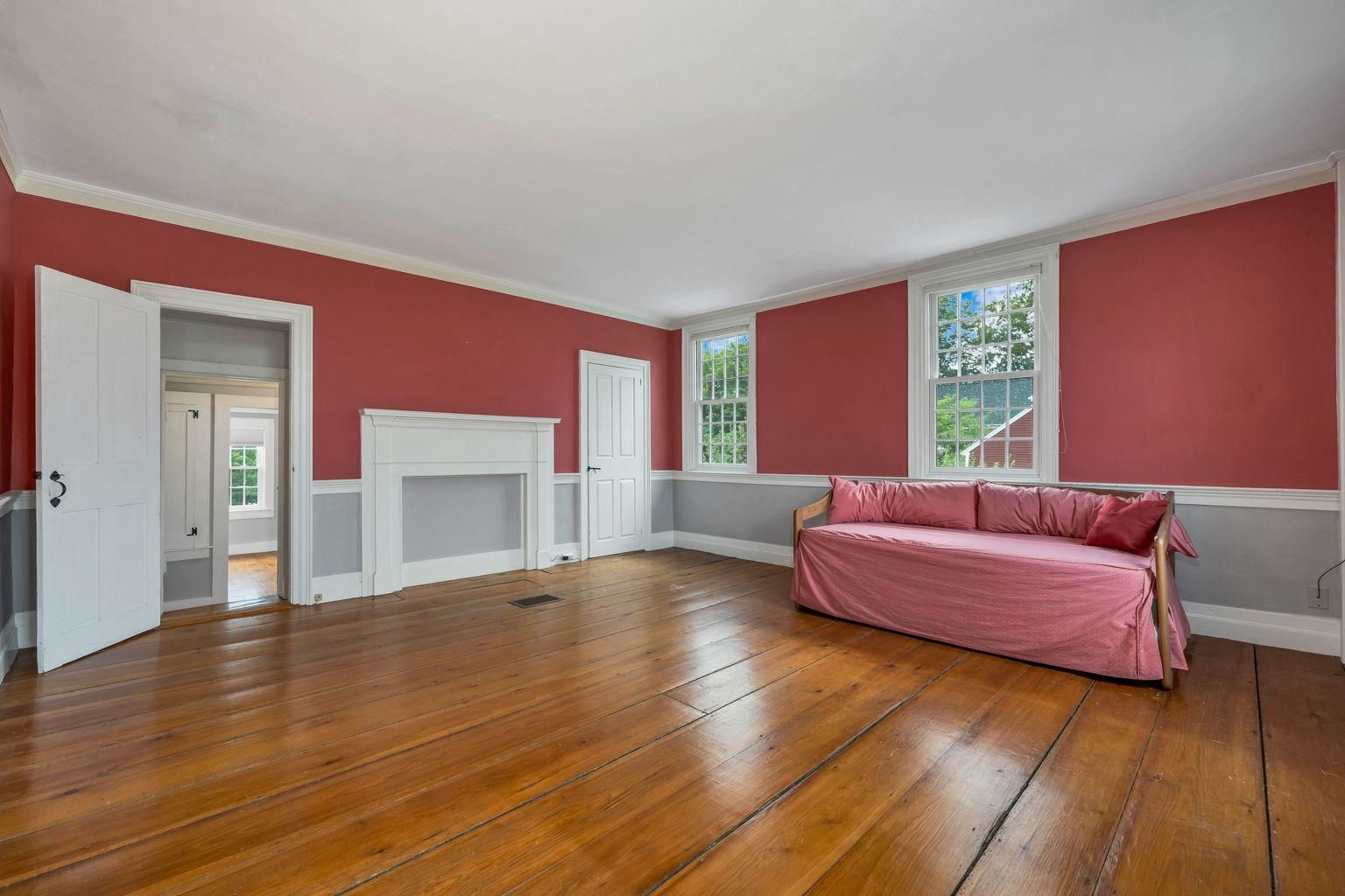 Dunbarton, New Hampshire 03046, United States, 4 Bedrooms Bedrooms, ,3 BathroomsBathrooms,Residential,Pending,204104