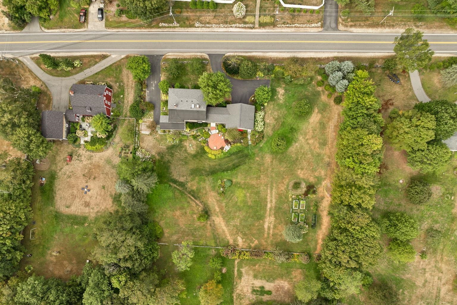 Dunbarton, New Hampshire 03046, United States, 4 Bedrooms Bedrooms, ,3 BathroomsBathrooms,Residential,Pending,204104