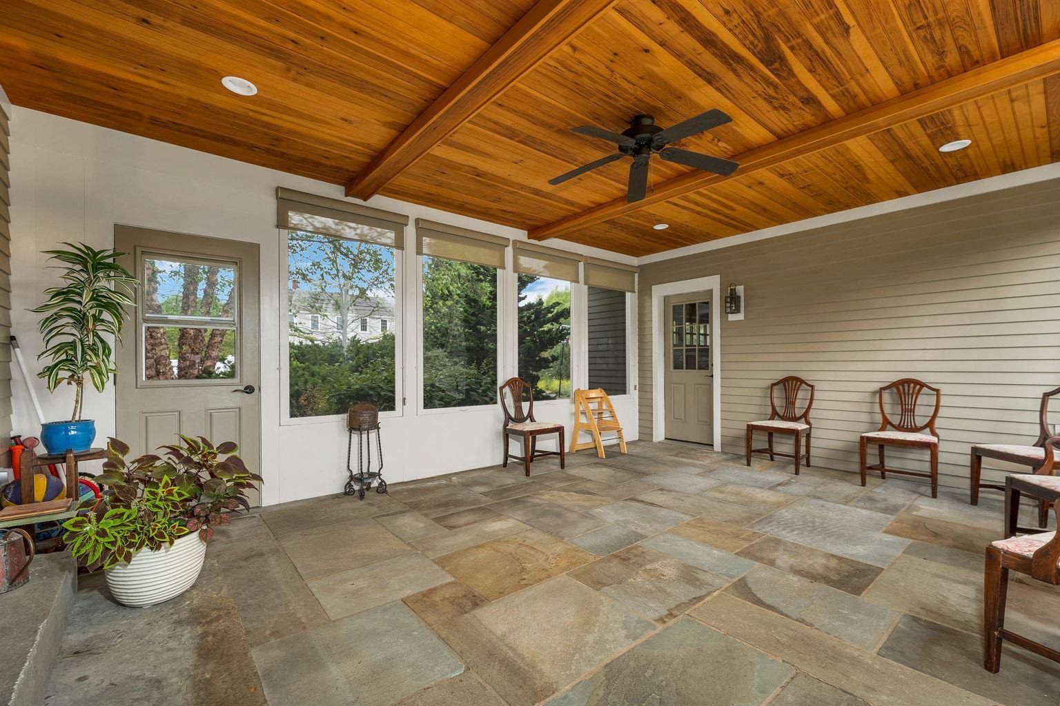 Dunbarton, New Hampshire 03046, United States, 4 Bedrooms Bedrooms, ,3 BathroomsBathrooms,Residential,Pending,204104