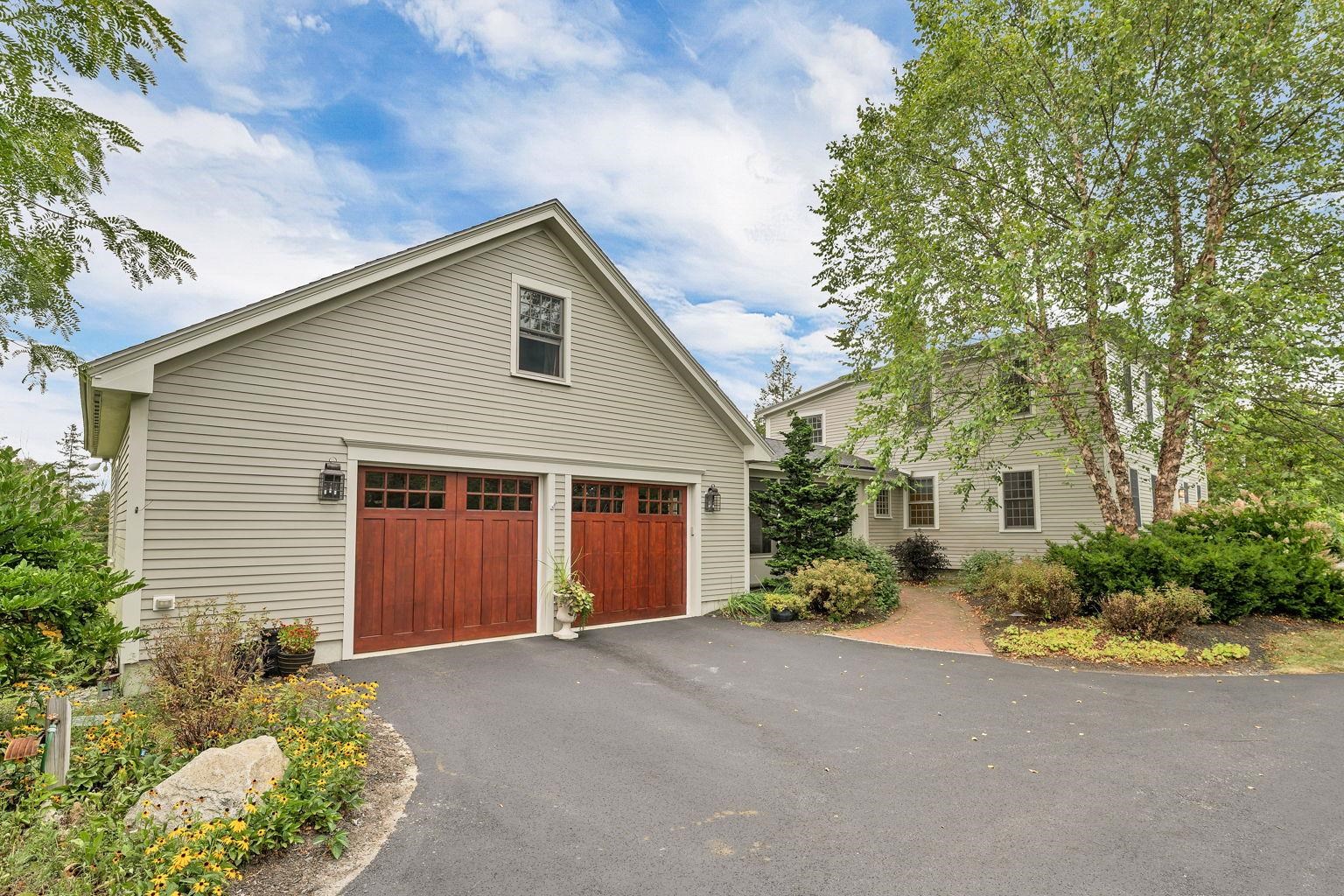 Dunbarton, New Hampshire 03046, United States, 4 Bedrooms Bedrooms, ,3 BathroomsBathrooms,Residential,Pending,204104