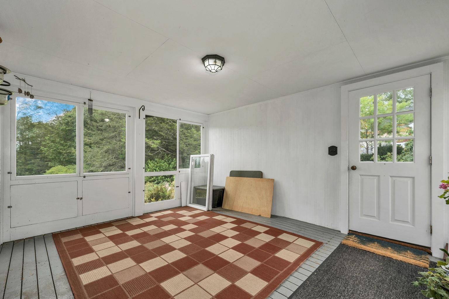 Dunbarton, New Hampshire 03046, United States, 4 Bedrooms Bedrooms, ,3 BathroomsBathrooms,Residential,Pending,204104