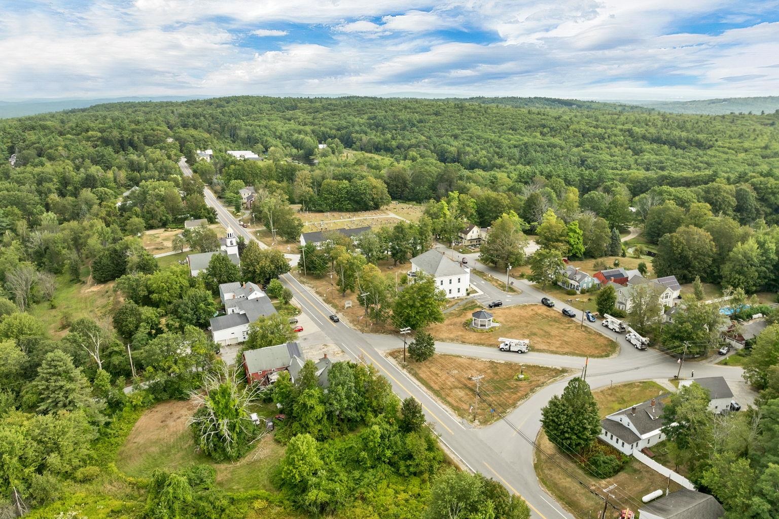 Dunbarton, New Hampshire 03046, United States, 4 Bedrooms Bedrooms, ,3 BathroomsBathrooms,Residential,Pending,204104
