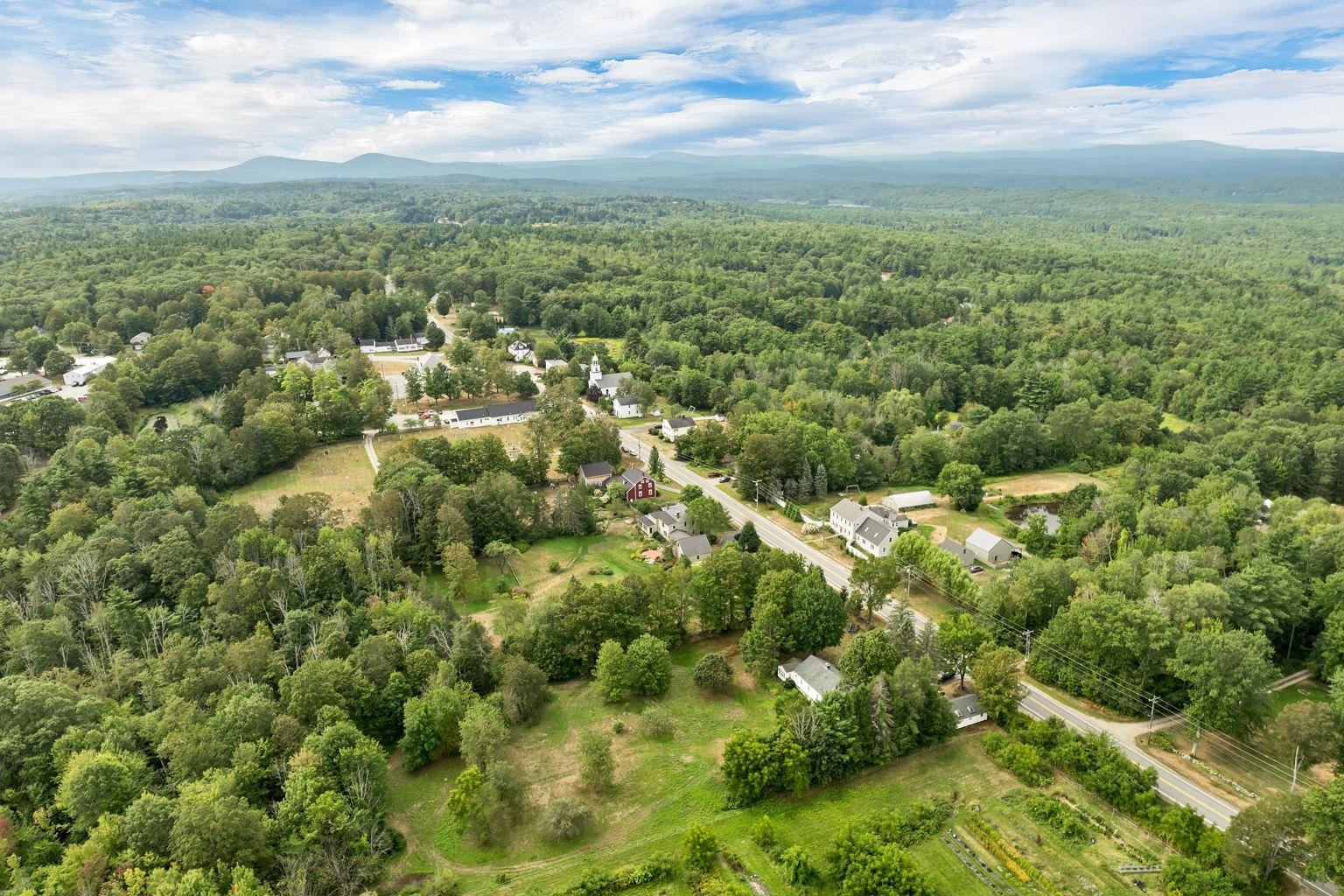 Dunbarton, New Hampshire 03046, United States, 4 Bedrooms Bedrooms, ,3 BathroomsBathrooms,Residential,Pending,204104