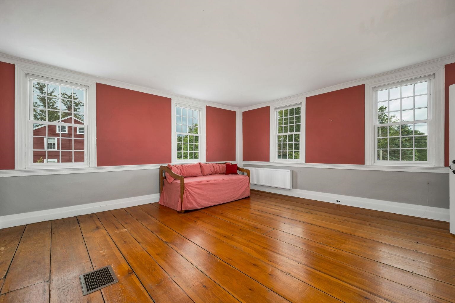 Dunbarton, New Hampshire 03046, United States, 4 Bedrooms Bedrooms, ,3 BathroomsBathrooms,Residential,Pending,204104