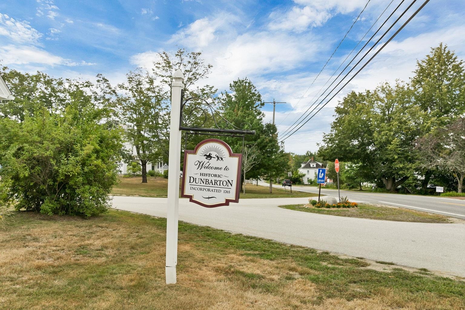Dunbarton, New Hampshire 03046, United States, 4 Bedrooms Bedrooms, ,3 BathroomsBathrooms,Residential,Pending,204104