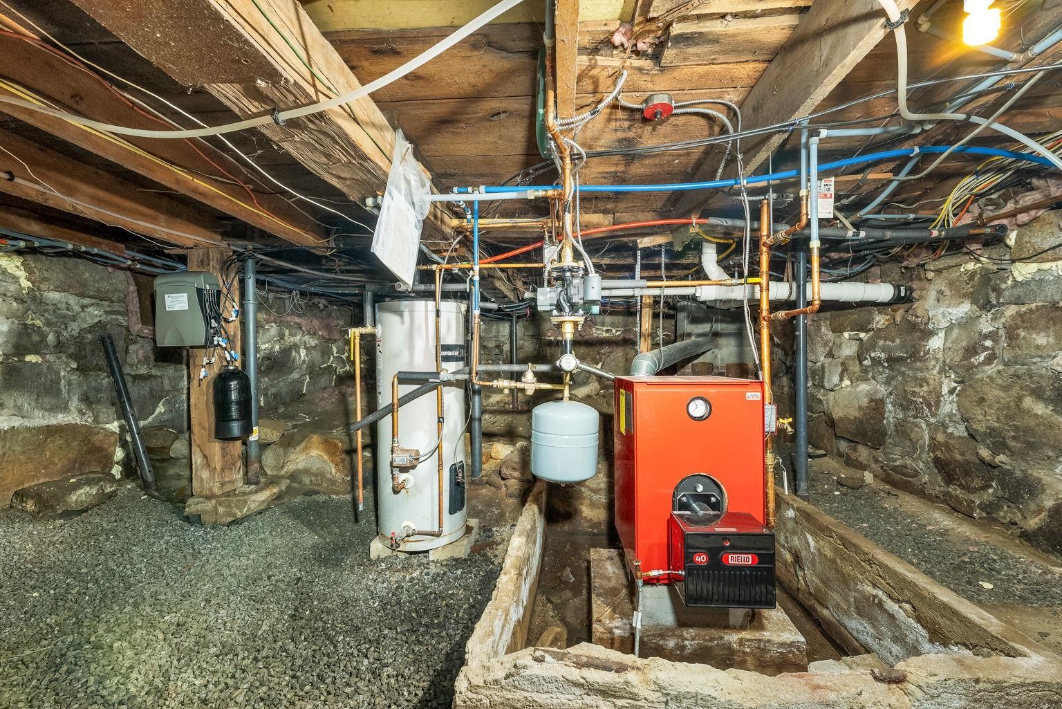 Dunbarton, New Hampshire 03046, United States, 4 Bedrooms Bedrooms, ,3 BathroomsBathrooms,Residential,Pending,204104