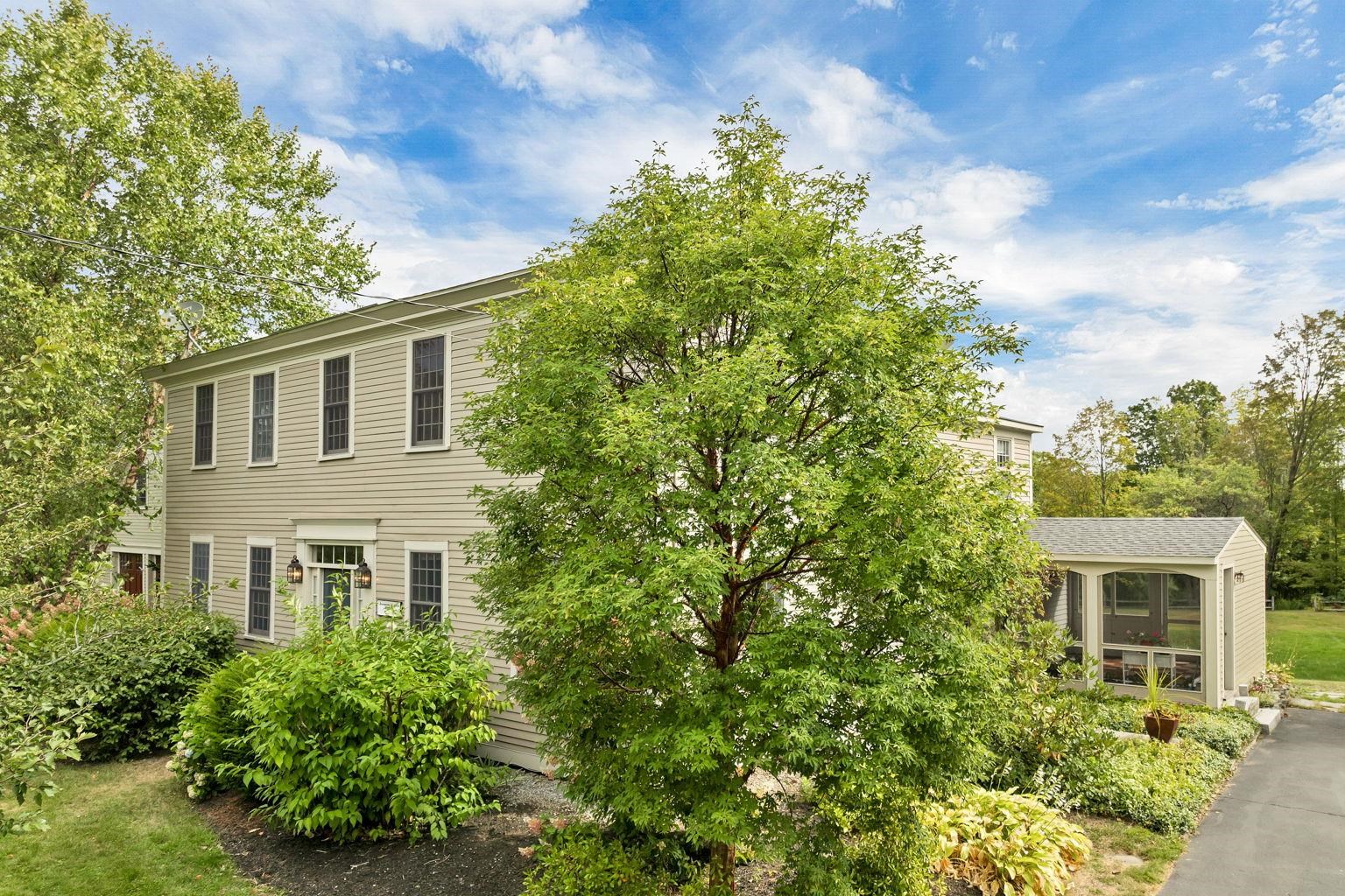 Dunbarton, New Hampshire 03046, United States, 4 Bedrooms Bedrooms, ,3 BathroomsBathrooms,Residential,Pending,204104