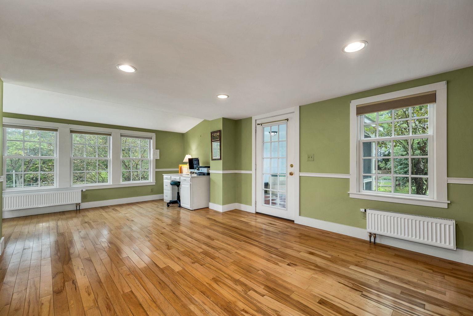 Dunbarton, New Hampshire 03046, United States, 4 Bedrooms Bedrooms, ,3 BathroomsBathrooms,Residential,Pending,204104