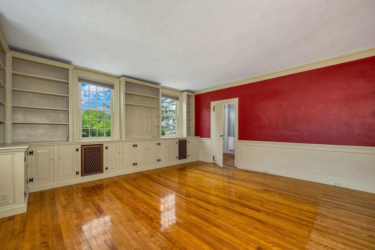 Dunbarton, New Hampshire 03046, United States, 4 Bedrooms Bedrooms, ,3 BathroomsBathrooms,Residential,Pending,204104