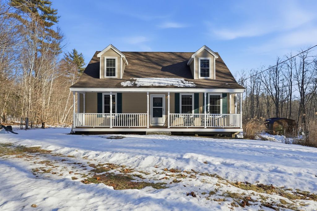 Photo of 9 Lucas Pond Road, Nottingham, NH 03290 (MLS # 5073924)