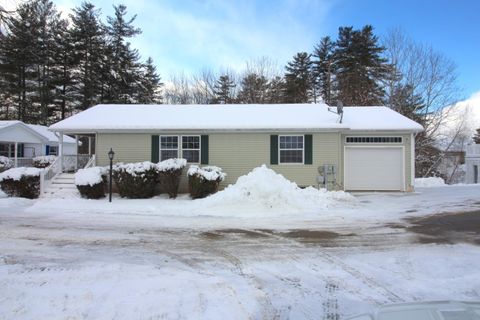 Photo of 30 Sawmill Ridge, Sandown, NH 03873 (MLS # 5074488)
