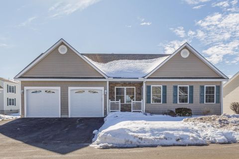 Photo of 20 Cricketfield Lane, Hudson, NH 03051 (MLS # 5077149)