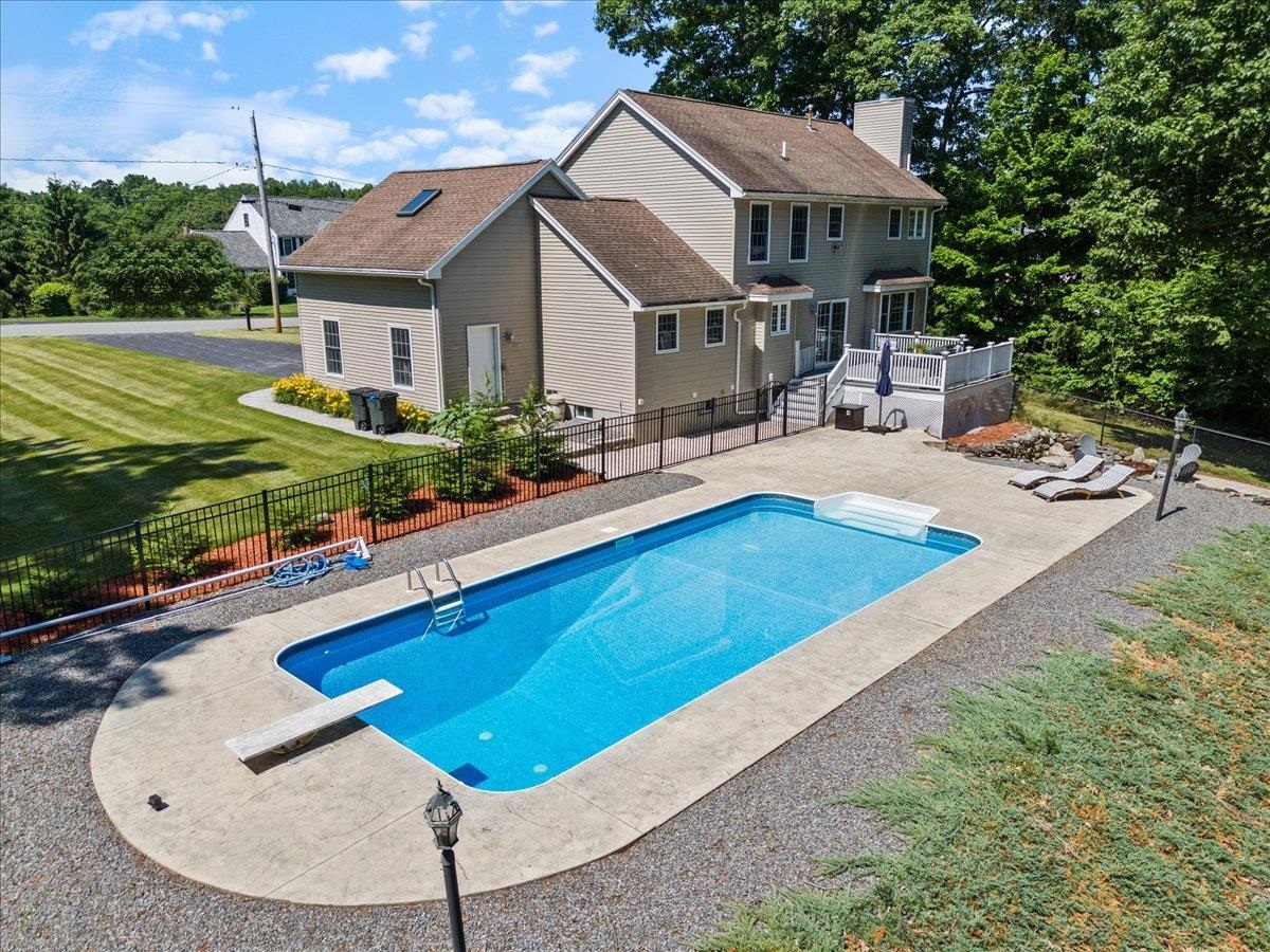 15 Overlook Road