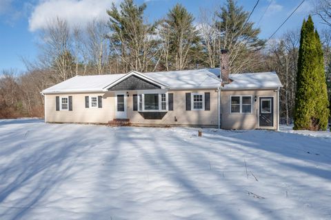 Photo of 437 Chester Road, Auburn, NH 03032 (MLS # 5071793)