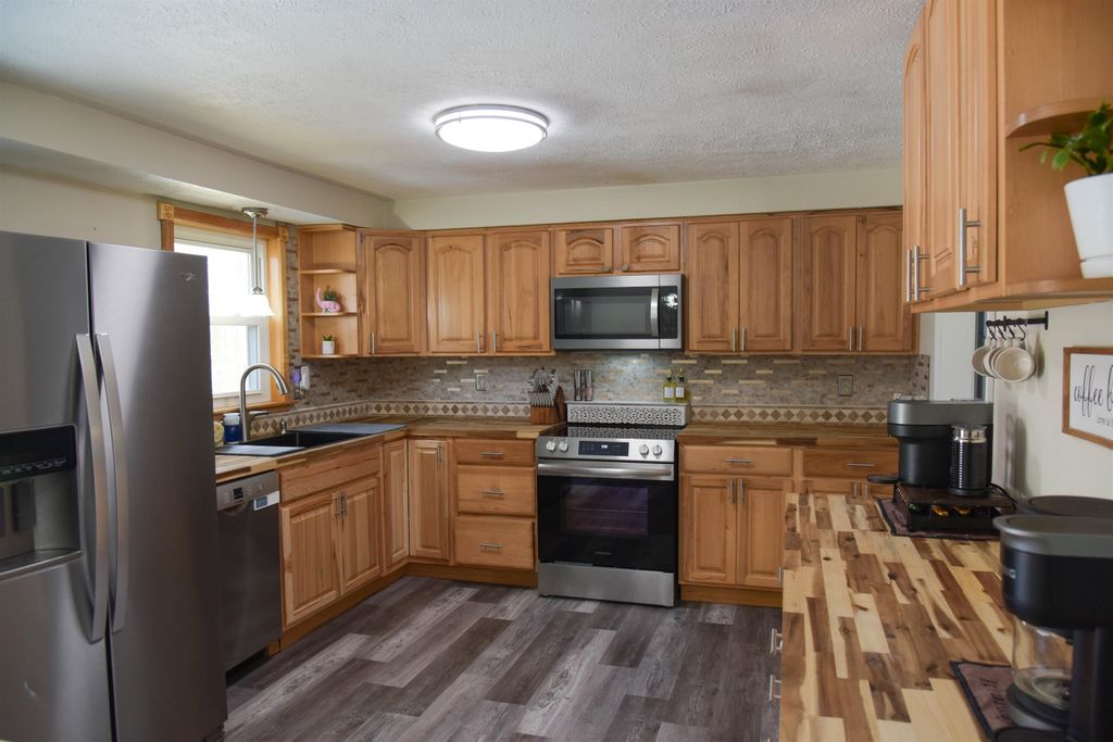 Photo of 169 Tina Drive, Pembroke, NH 03275 (MLS # 5082167)